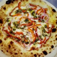 Неаполитанская пицца Курица с соусом песто в Pizza25