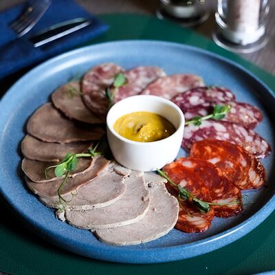 Мясное ассортив Atmosfera по цене 840 ₽