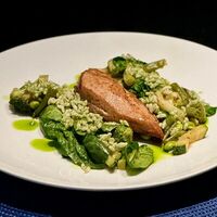 Филе куриное с творожным сыром и зелеными овощами в Encore cafe