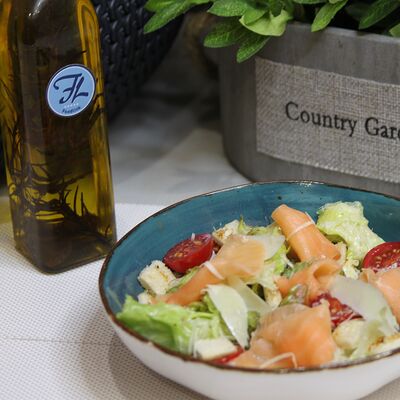 Цезарь с семгой в Foodlink по цене 550 ₽