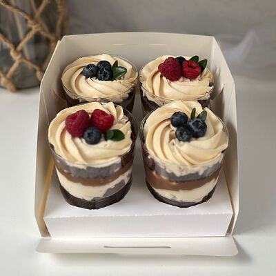 Трайфлы Сникерс (десерт в стакане) в Sweet Caprice по цене 1649 ₽