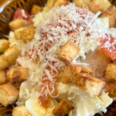 Цезарь с лососем в Гриль бар Онар по цене 570 ₽