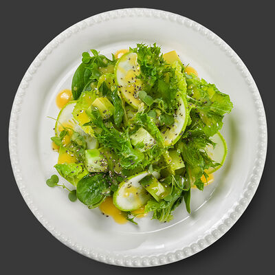 Зелёный салат с лаймово-горчичной заправкой в Secret Kitchen по цене 570 ₽
