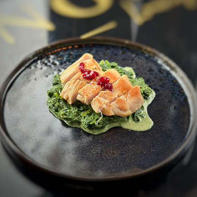 Индейка со шпинатом в Noir lounge по цене 700 ₽