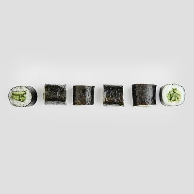 Мини-ролл с огурцом в Mad по цене 190 ₽