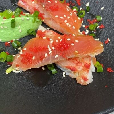 Тартар из тунца с салатом чука в Западный сад ! по цене 850 ₽