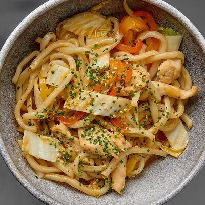 Удон с курицей в 96 азиаток по цене 870 ₽