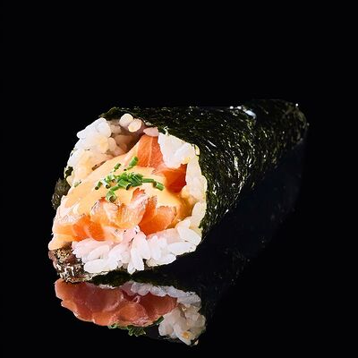 Хенд ролл с Лососем в Nishiki по цене 450 ₽