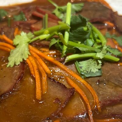 Тушеная говядина пластиками в Эверест по цене 1440 ₽