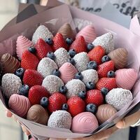 Букет из клубники Клубничный йогуртв SweetGift клубника в шоколаде