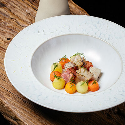 Уха с копчёной рыбой и бородинским хлебомв Чешуя по цене 660 ₽