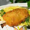 Куриная котлета с картофельным пюре в Eva bistro по цене 480