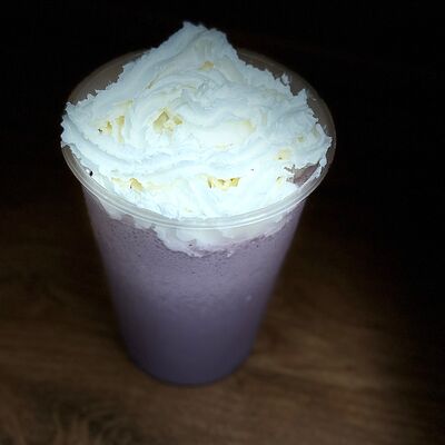 Коктейль молочный с жимолостьюв Hancoffe по цене 250 ₽