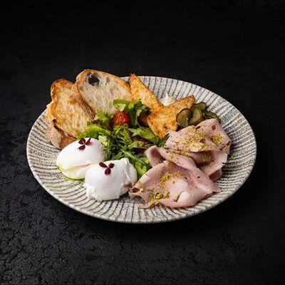Яйца пашот с мортаделлой в Прага по цене 775 ₽