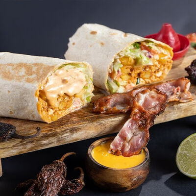 Буррито с говядиной в МорЯки Sushi Seafood по цене 1299 ₽