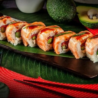 Опаленный лосось со спаржей и апельсином Самурай в ROLLS KING SUSHI KINGDOM по цене 1399 ₽