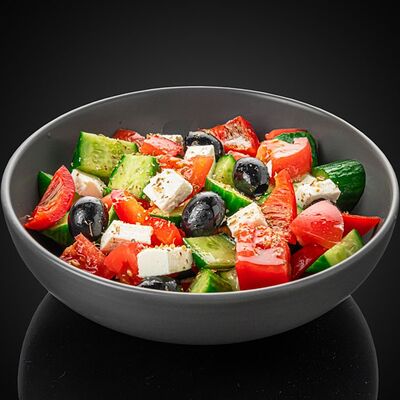 Салат греческий в Монако пицца по цене 585 ₽