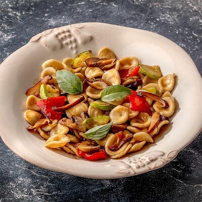 Спагетти с овощами в соусе терияки в Чиполучо по цене 440