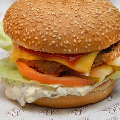 Чизбургер с говядиной в Bellagio по цене 750 ₽