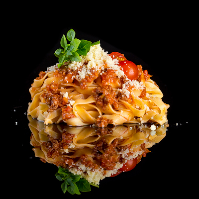 Паста болоньезе в Farina по цене 420 ₽