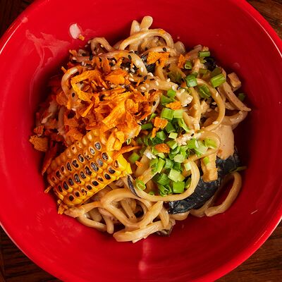 Лапша сливочная с курицей в Рамен с уткой по цене 690 ₽