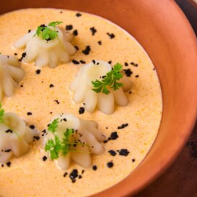 Хинкалиоли с креветкой в соусе том ям в Джованни по цене 585 ₽