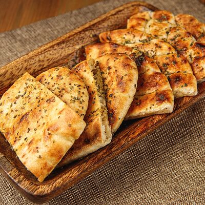 Псоми Хлебная корзина в Греческая таверна Порто Миконос по цене 450 ₽