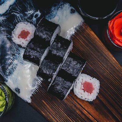 Ролл с тунцом в Sushi Time по цене 370 ₽