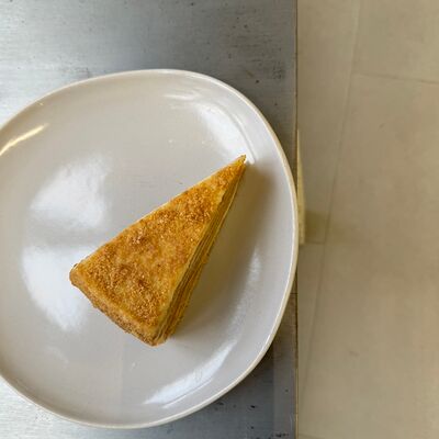 Медовик в Grey coffee по цене 350 ₽