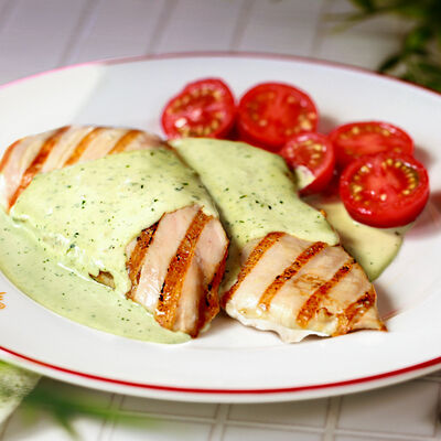 Куриное филе с сыром горгонзола в Мама Рома по цене 545 ₽