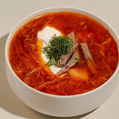 Борщ с говядинойв Рогалик по цене 260 ₽