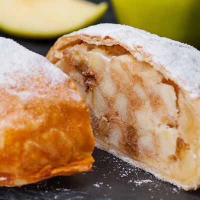 Штрудель яблочный от шеф-повара в Фиеста по цене 630 ₽