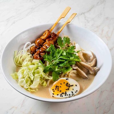 Рамен сырный с курицейв Satoshi Sushi по цене 590 ₽