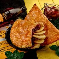 Чебурек с клубникой и бананом в ЧебурекМи