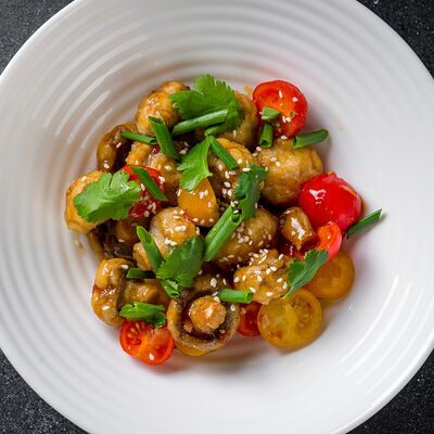 Салат с хрустящими шампиньонами в Шоти по цене 420