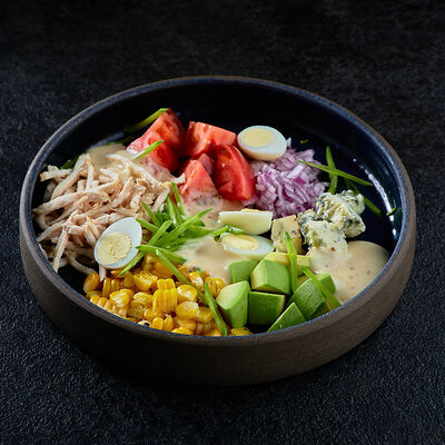 Кобб салат с курицей в Frank by Баста по цене 680 ₽