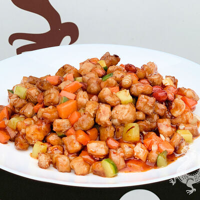 Жареное мясо по-императорски Гун-Бао в Чан-Ли по цене 510 ₽