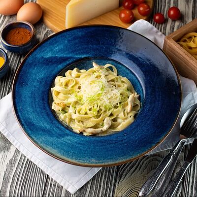 Паста с курицей в Линдфорс по цене 840 ₽