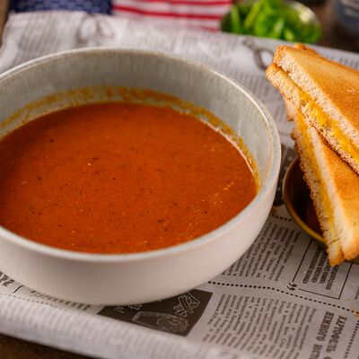 Томатный суп с сэндвичем в American BBQ по цене 25 р.