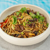 Удон с овощами в устрично-медовом соусе в Nemo