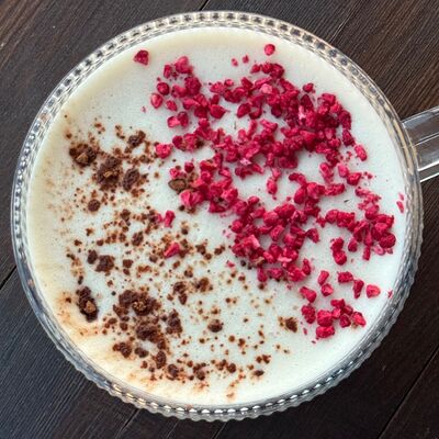 Малина в мятном шоколаде кофев Ну и что по цене 330 ₽