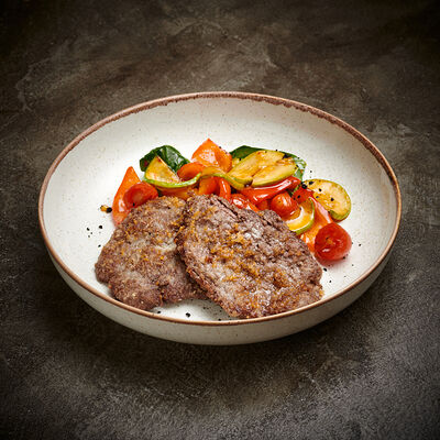 Лангет из говяжьей вырезки с овощами в Корчма по цене 910