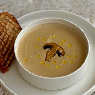 Крем-суп грибной с трюфельным маслом в Berberry & ptichka по цене 599 ₽