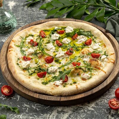 Пицца Буррата с томатами в Сорренто по цене 810 ₽