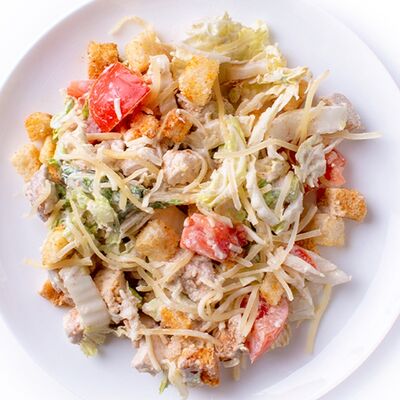 Салат Цезарь с курицей в Сделано сегодня по цене 482 ₽