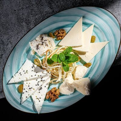 Кавказские сыры в Дюшес по цене 470