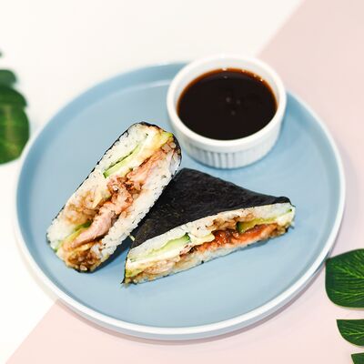 Суши-сэндвич с угрём в Pokemania по цене 669 ₽