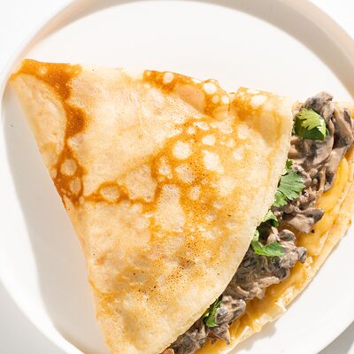 Блин с курицей и грибами в сливках в Blinchik по цене 320 ₽