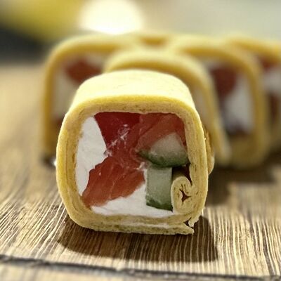 Тортилья с лососем в ГансРолл по цене 650 ₽