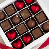 Набор из 16 конфетв Delish